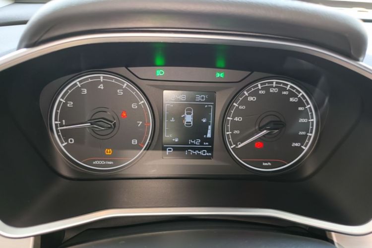 GEELY Coolray 2025 #12 GEELY Coolray 2025 car image #12