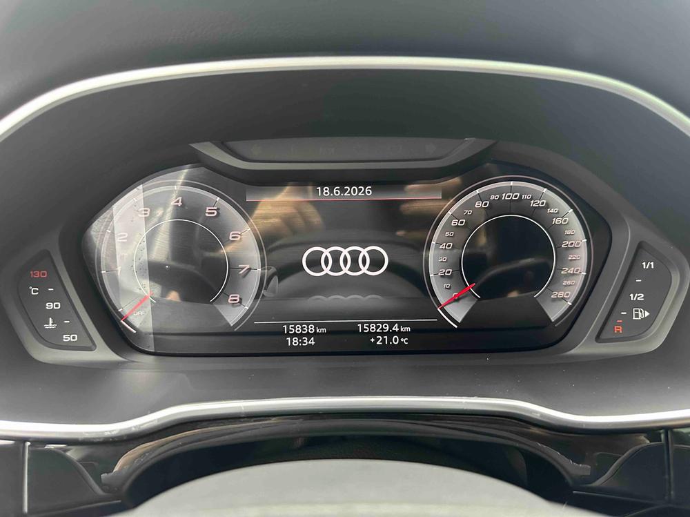 Audi Q3 2022 car image #13