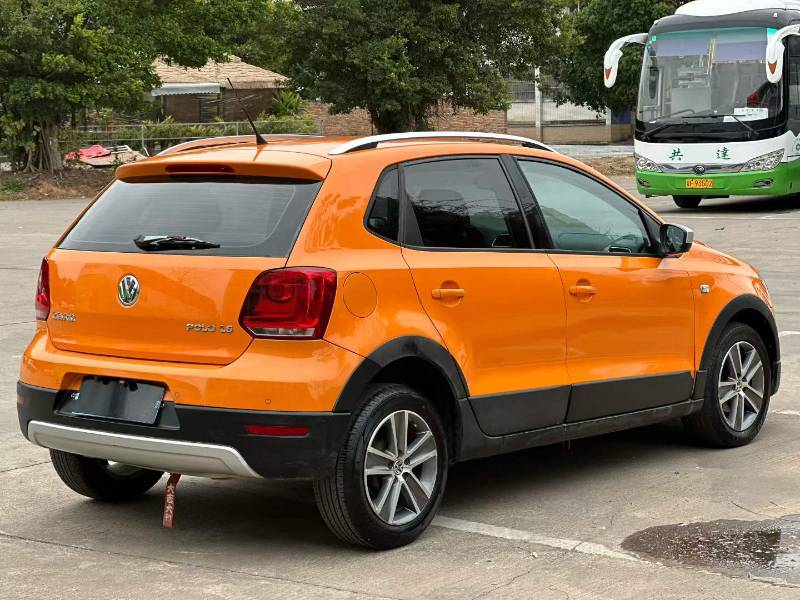 Volkswagen Polo 2014 car image #6