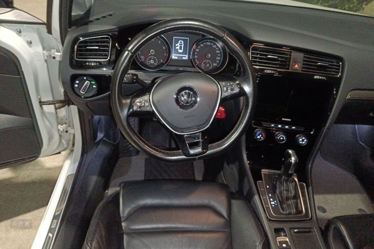 Volkswagen Golf 2016 car image #12