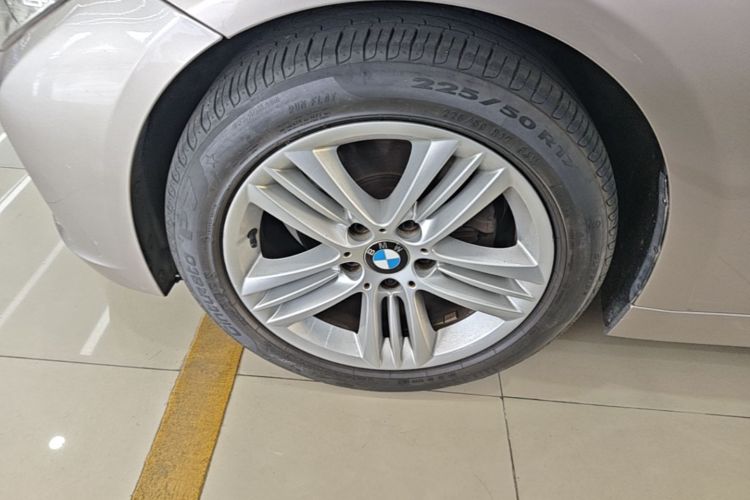 BMW 3 Series 2017 car image #9