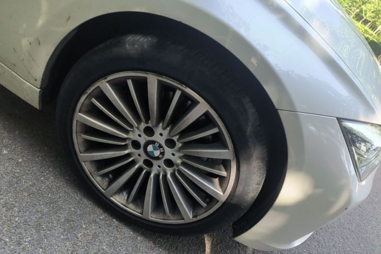BMW 3 Series 2017 car image #9