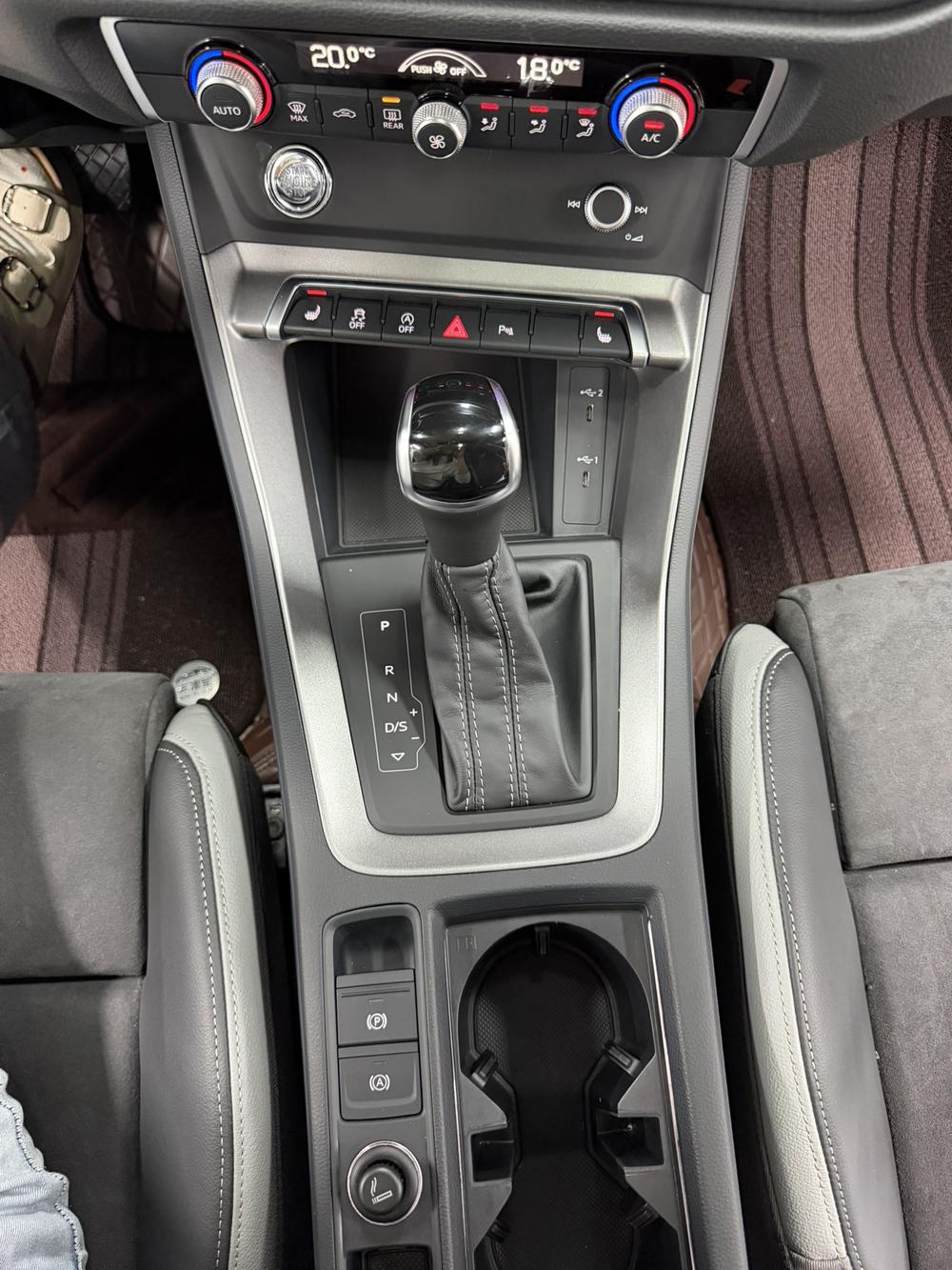 Audi Q3 2022 car image #22