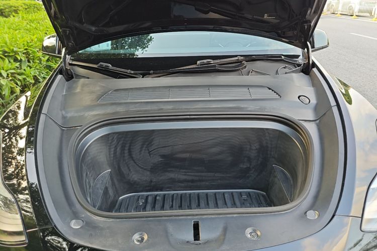 Tesla Model Y 2022 #20 Tesla Model Y 2022 car image #20