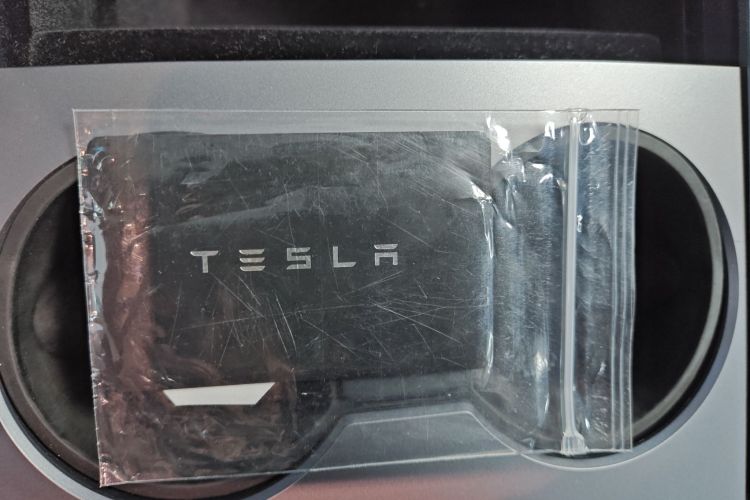 Tesla Model Y 2023 immagine di auto #9
