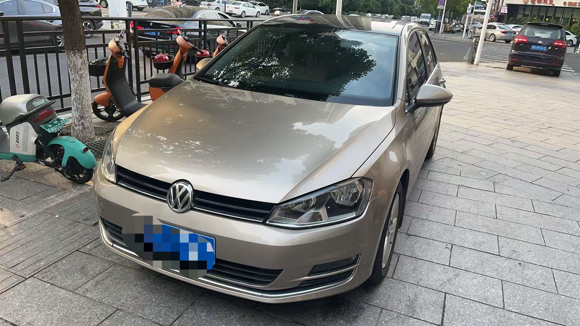 Volkswagen Golf 2014 car image 