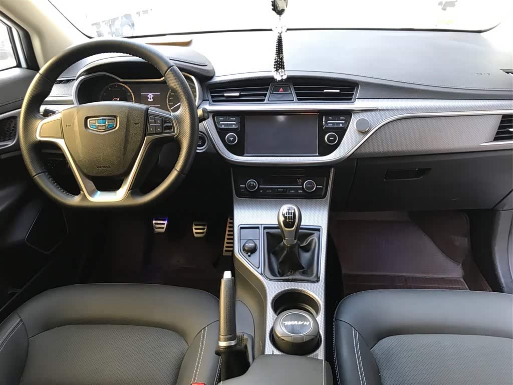 GEELY Emgrand GS 2017 car image #4
