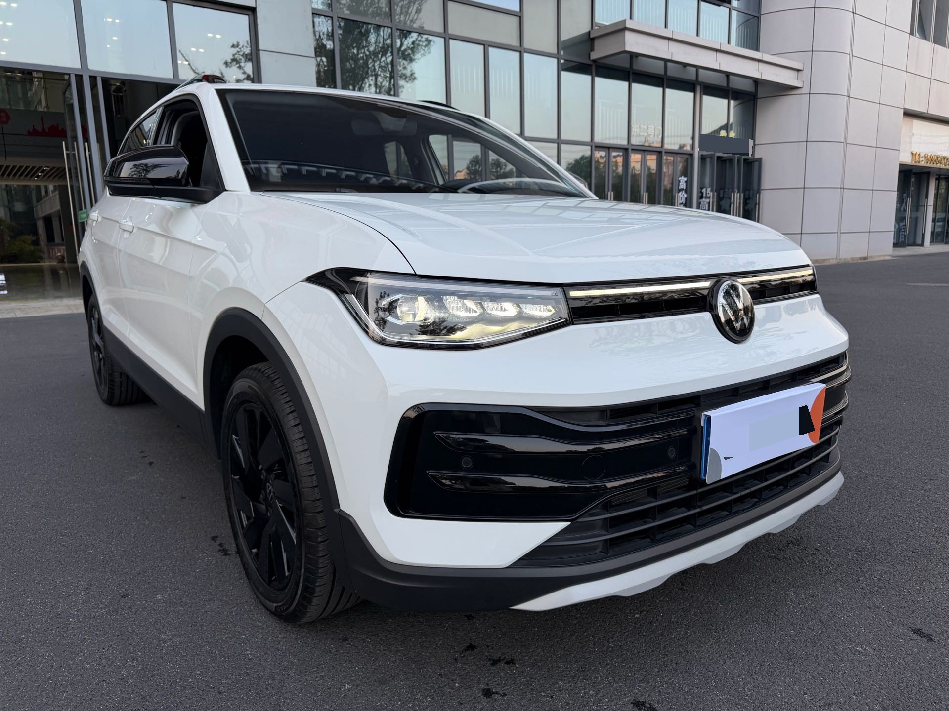 Volkswagen Tharu 2025 immagine di auto #3