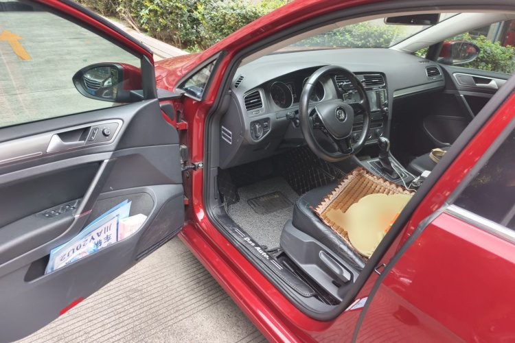Volkswagen Golf 2015 car image #9