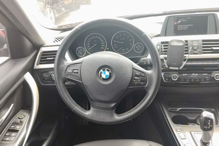 BMW 3 Series 2016 car image #11