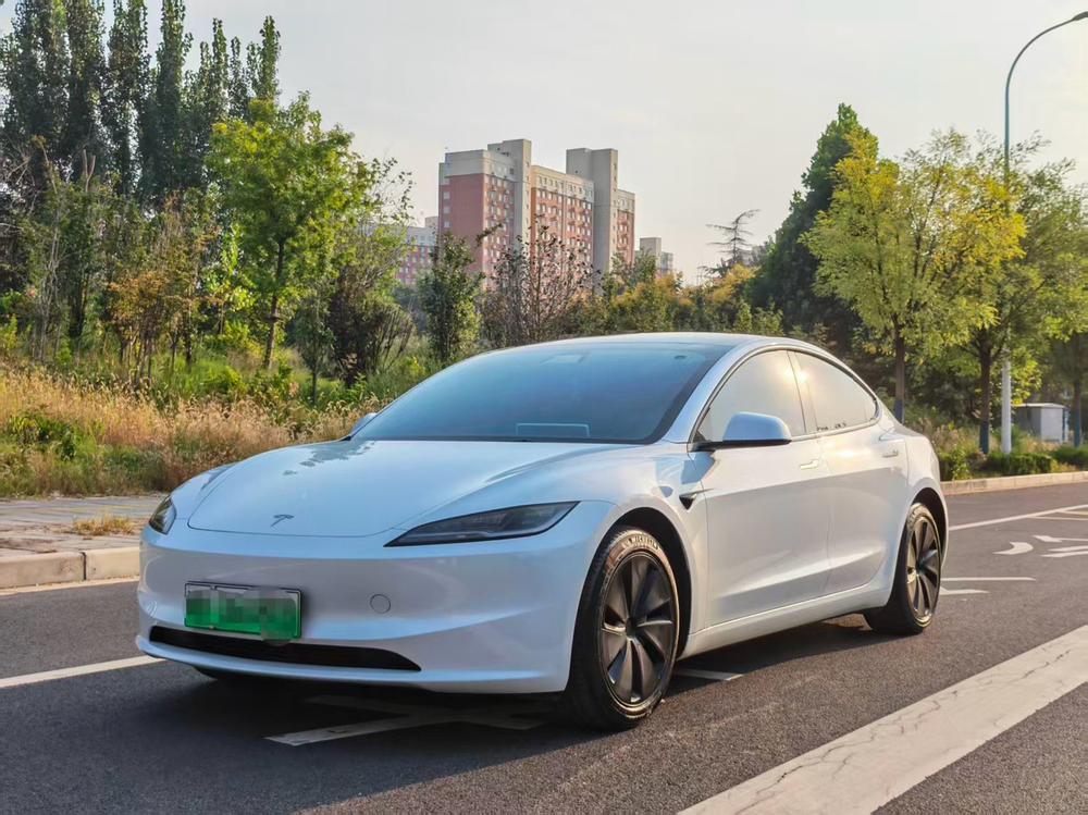 Tesla Model 3 2024 #15 Tesla Model 3 2024 car image #15