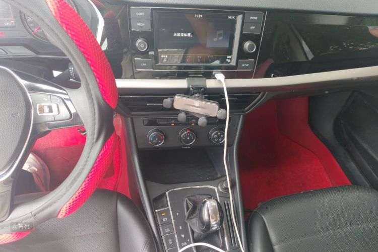 Volkswagen Lavida 2019 car image #15