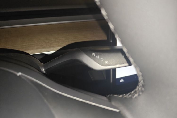 Tesla Model Y 2022 car image #14