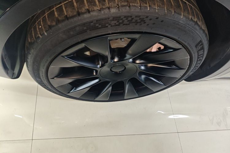 Tesla Model Y 2022 #9 Tesla Model Y 2022 car image #9