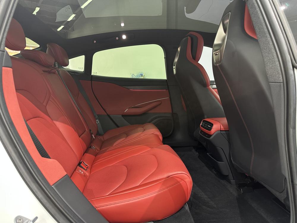 2024 #21 2024 imagen de coche #21