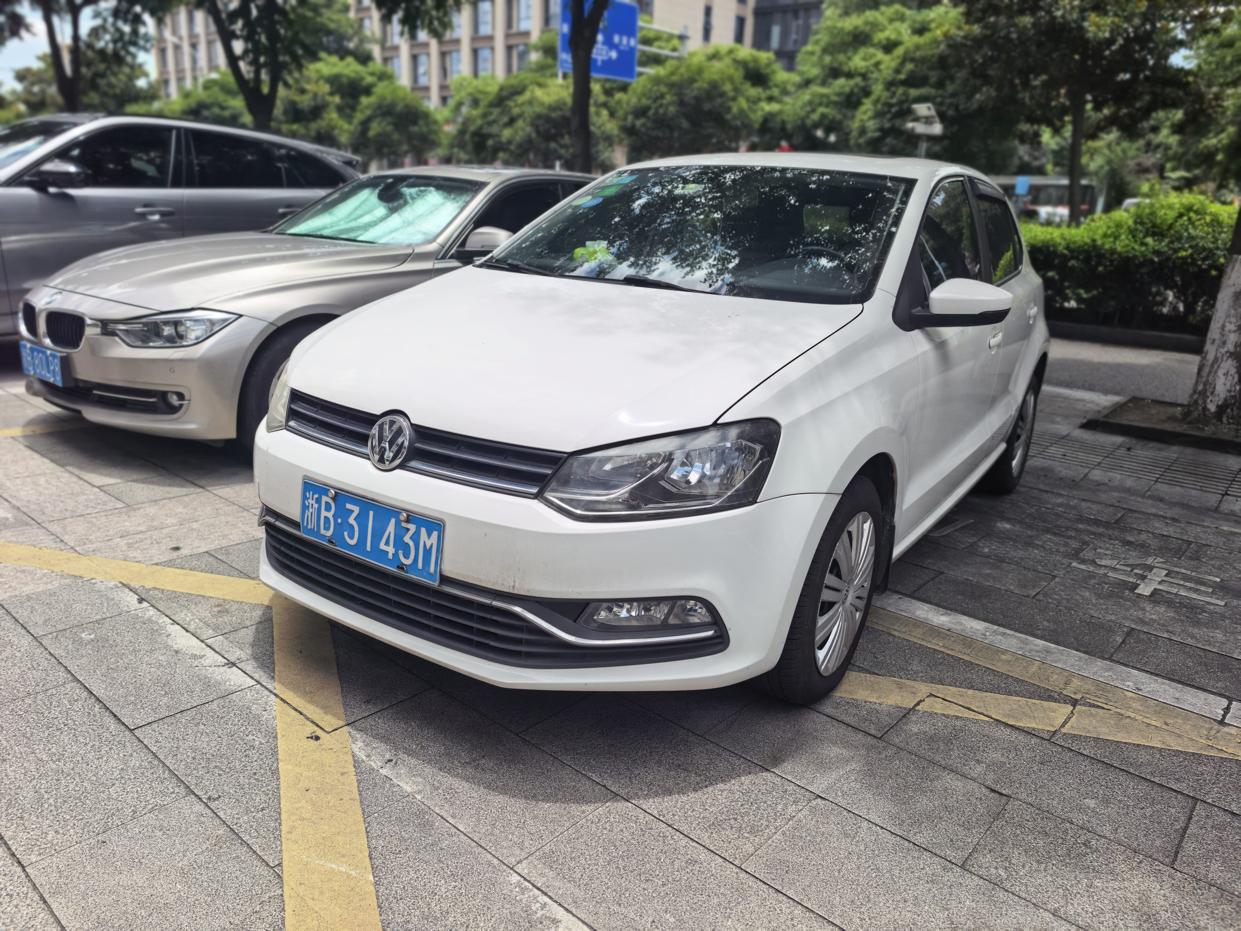 Volkswagen Polo 2016 Volkswagen Polo 2016 car image