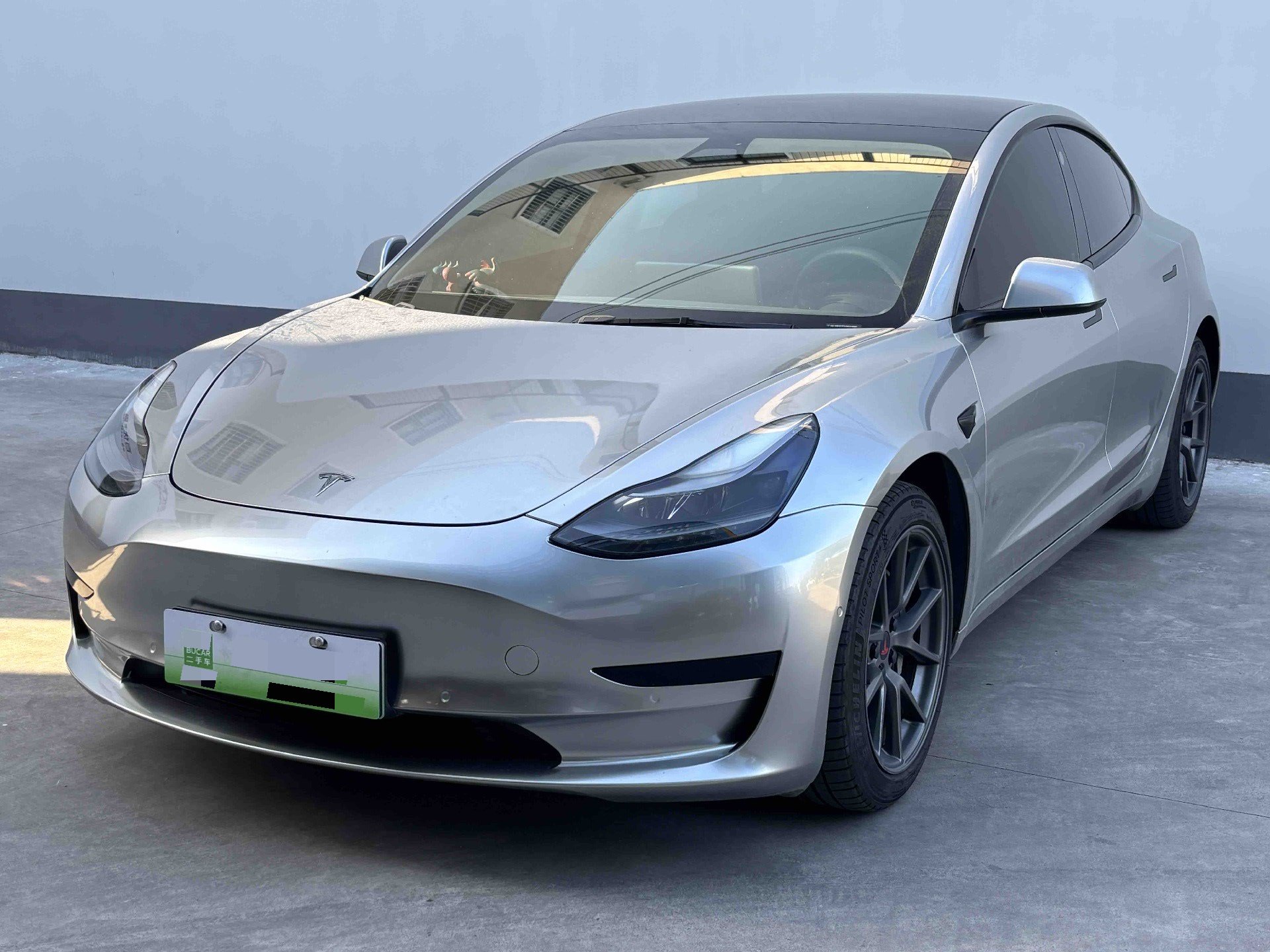 Tesla Model 3 2021 car image 