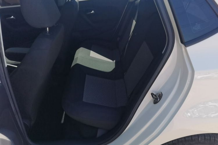 Volkswagen Polo 2019 car image #17