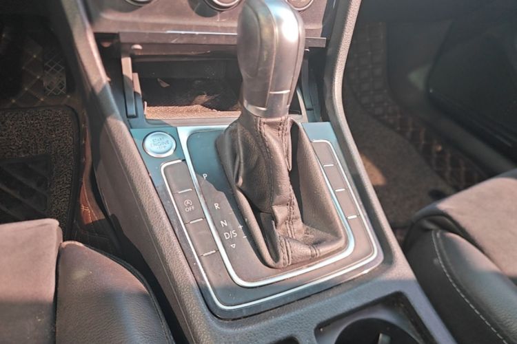 Volkswagen Golf 2018 image de voiture #18