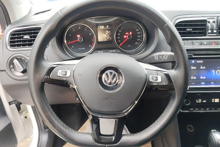 Volkswagen Polo 2016 #11 Volkswagen Polo 2016 car image #11