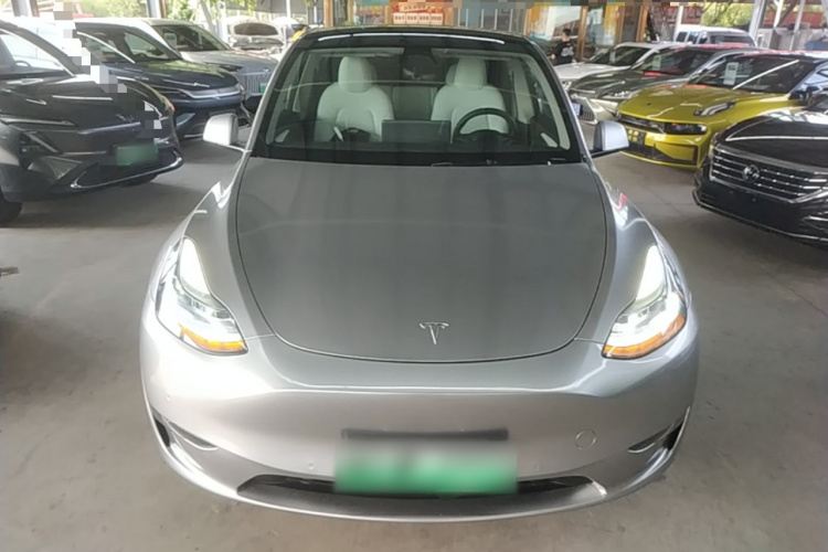 Tesla Model Y 2023 car image #3