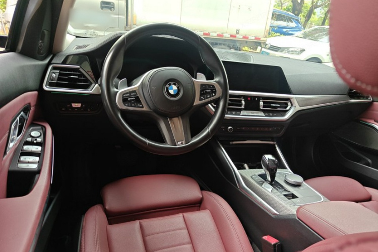 BMW 3 Series 2021 car image #10