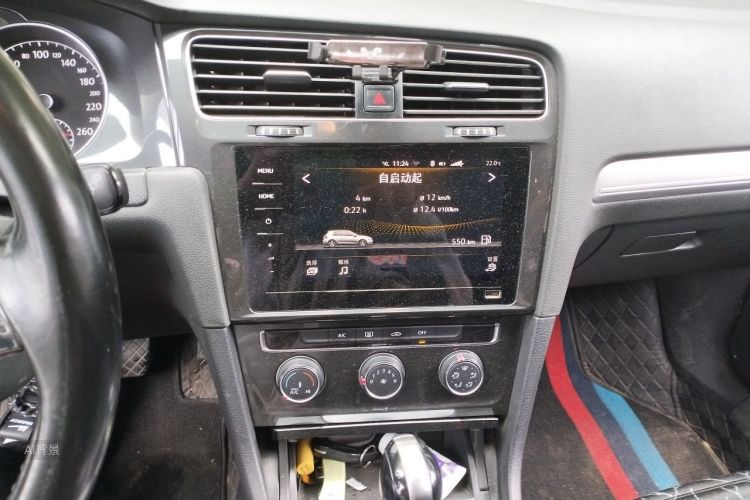 Volkswagen Golf 2020 car image #15