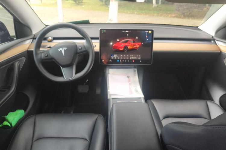 Tesla Model Y 2023 #7 Tesla Model Y 2023 car image #7