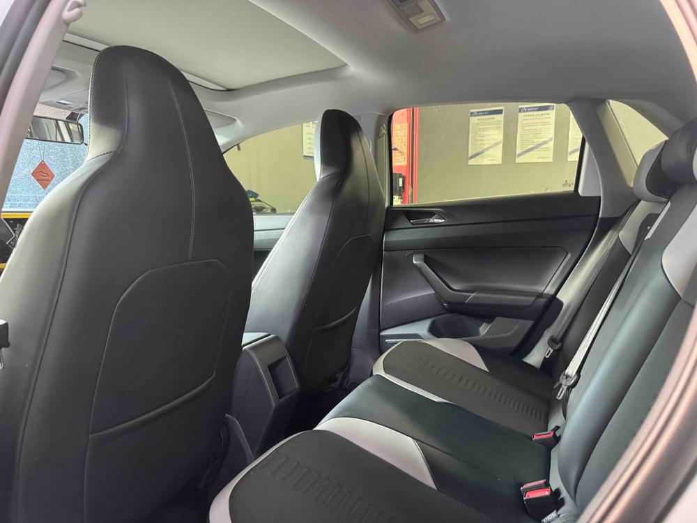 Volkswagen Polo 2023 car image #9