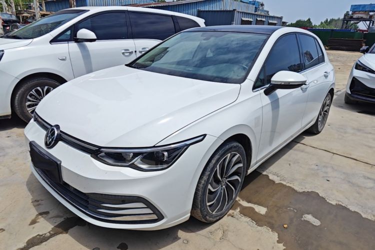 Volkswagen Golf 2020 car image #2