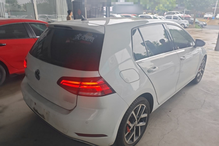 Volkswagen Golf 2020 car image #7