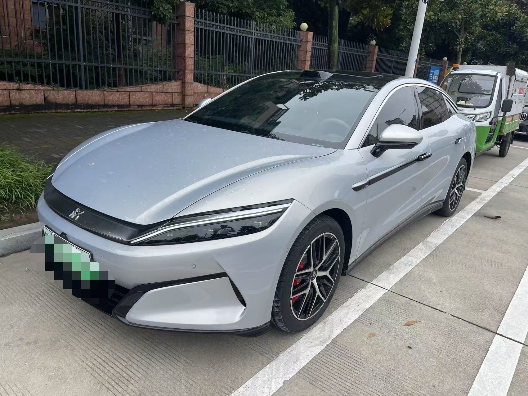 BYD HanL 2025 BYD HanL 2025 car image