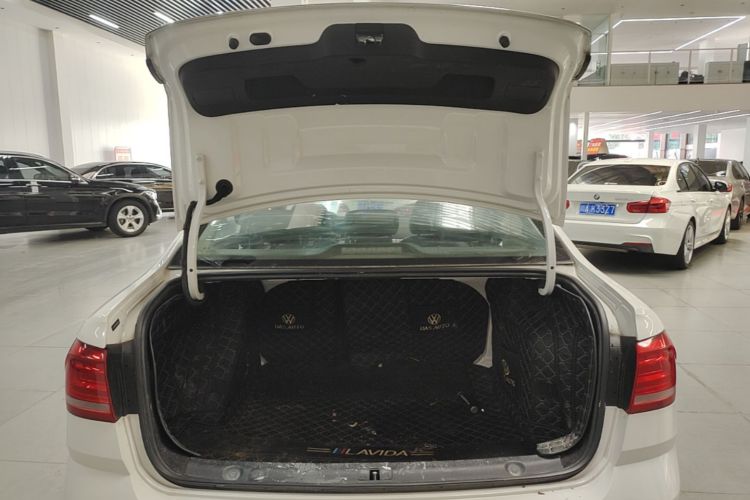 Volkswagen Lavida 2018 car image #19