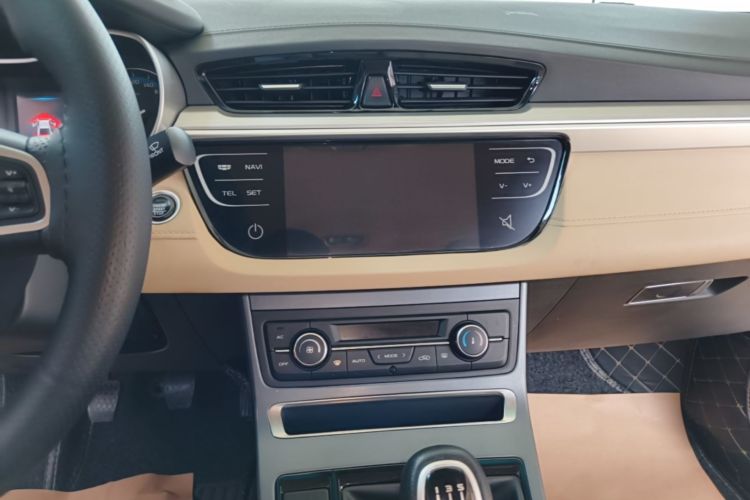 GEELY Emgrand 2019 car image #13