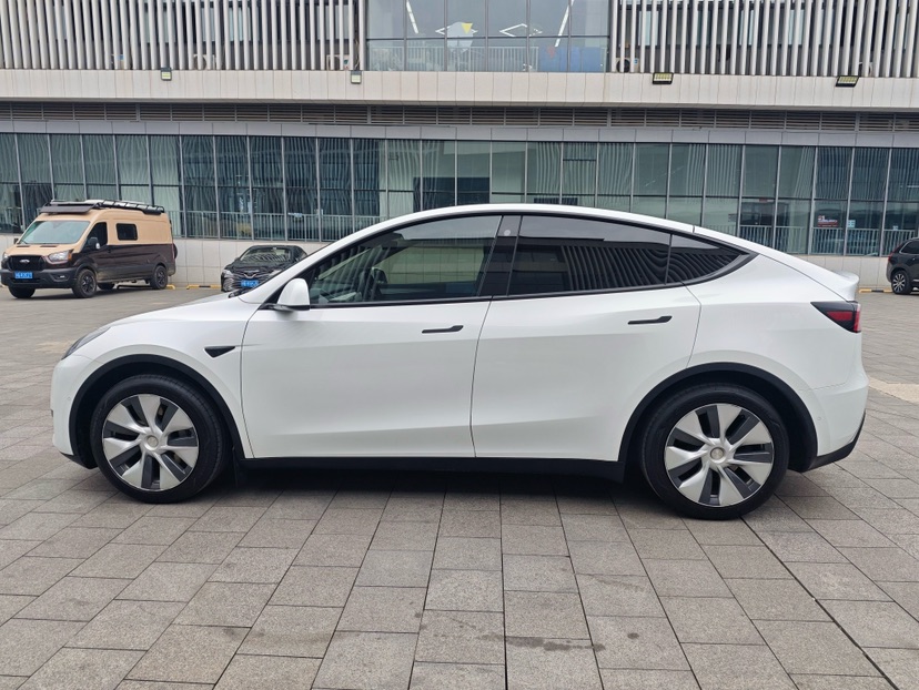 Tesla Model Y 2022 #9 Tesla Model Y 2022 car image #9