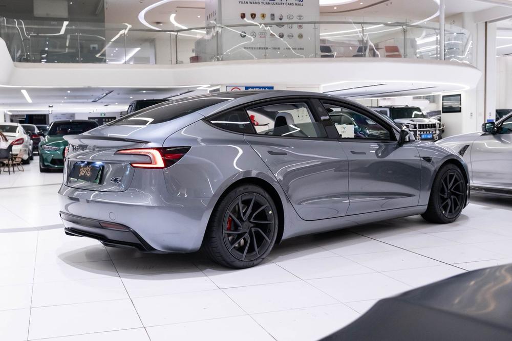 Tesla Model 3 2026 car image #6