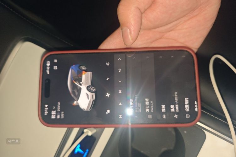 Tesla Model Y 2023 #10 Tesla Model Y 2023 car image #10