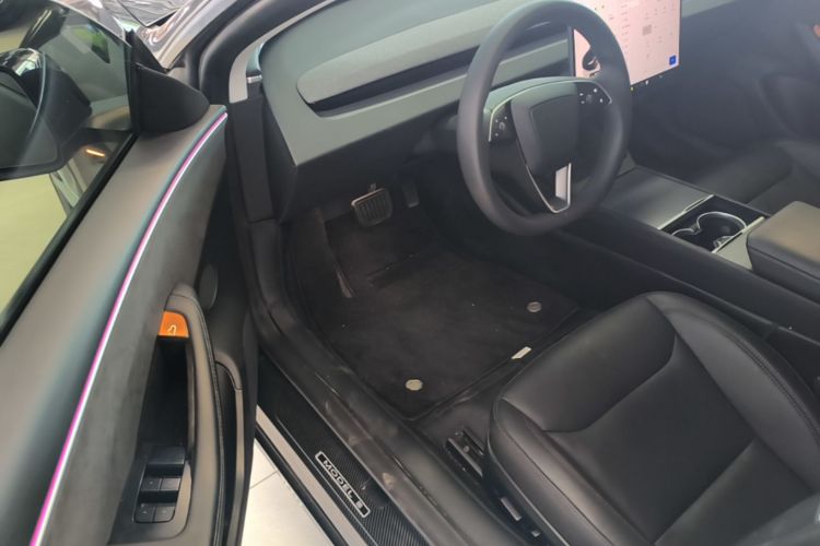 Tesla Model 3 2024 #16 Tesla Model 3 2024 car image #16