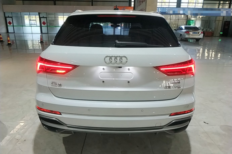 Audi Q3 2023 #6 Audi Q3 2023 car image #6