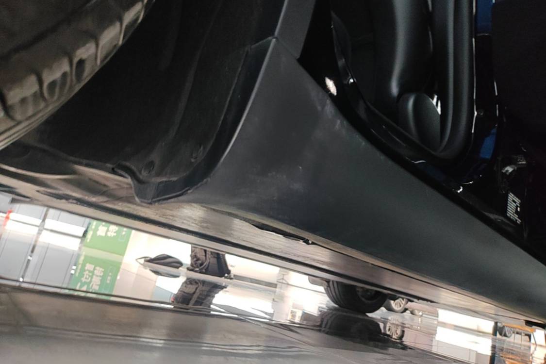 Tesla Model Y 2023 car image #15