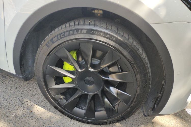 Tesla Model Y 2023 #9 Tesla Model Y 2023 immagine di auto #9