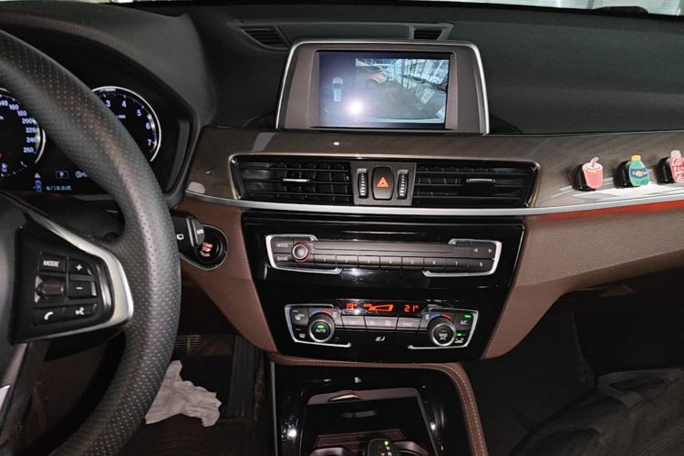 BMW X1 2019 car image #13