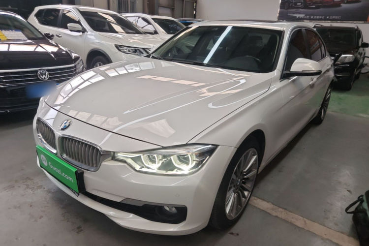 BMW 3 Series 2019 #2 BMW 3 Series 2019 car image #2