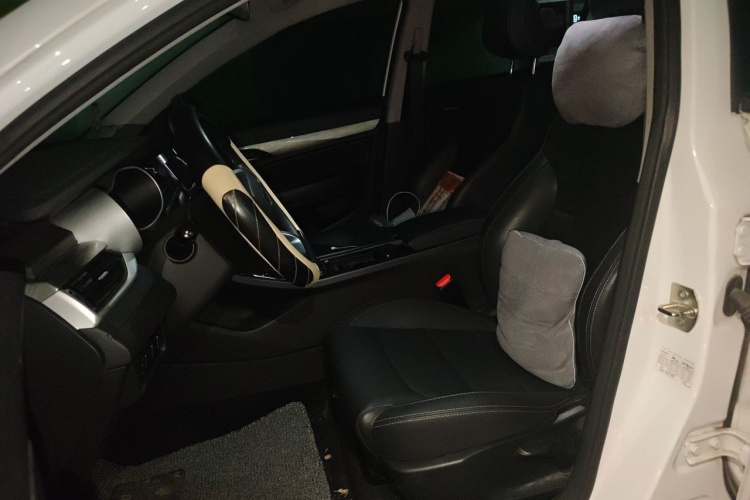 GEELY Emgrand 2019 #15 GEELY Emgrand 2019 car image #15