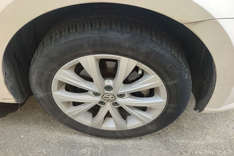 Volkswagen Lavida 2017 car image #9
