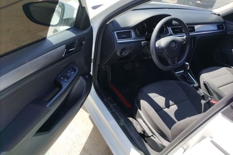 Volkswagen Bora 2019 car image #16