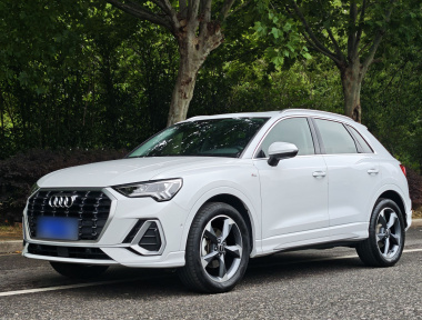 Audi Q3 2021 car image 