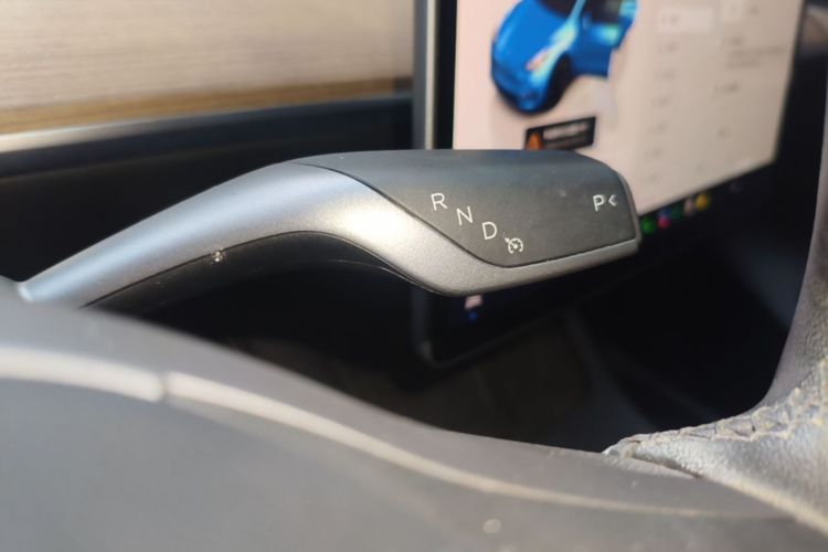 Tesla Model Y 2021 #14 Tesla Model Y 2021 car image #14