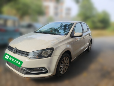 Volkswagen Polo 2015 Volkswagen Polo 2015 car image
