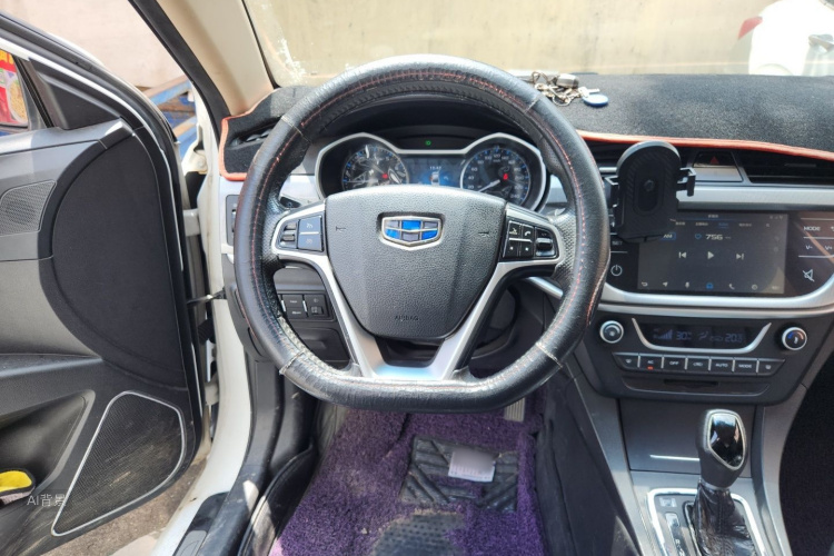 GEELY Emgrand 2018 car image #12